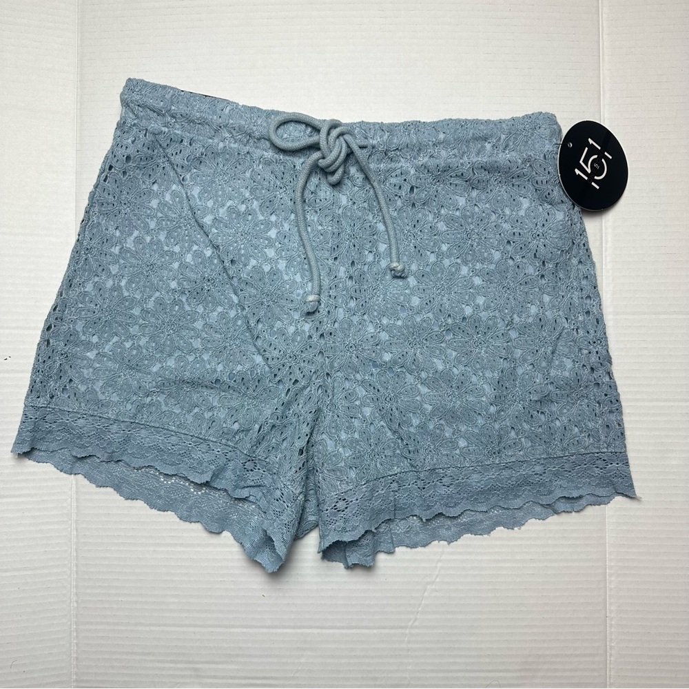 One5One Women's Light Blue Floral Lace Lined Shorts Size M NWT